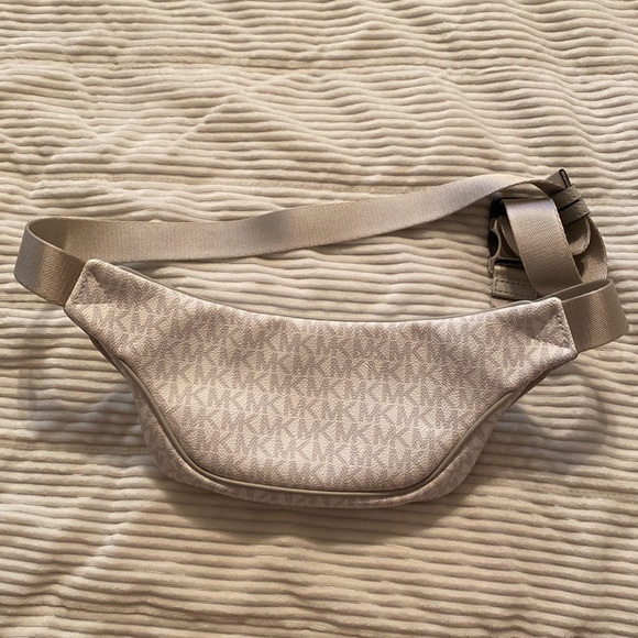 Michael Kors Waist Crossbody Bag - Picture 2 of 5